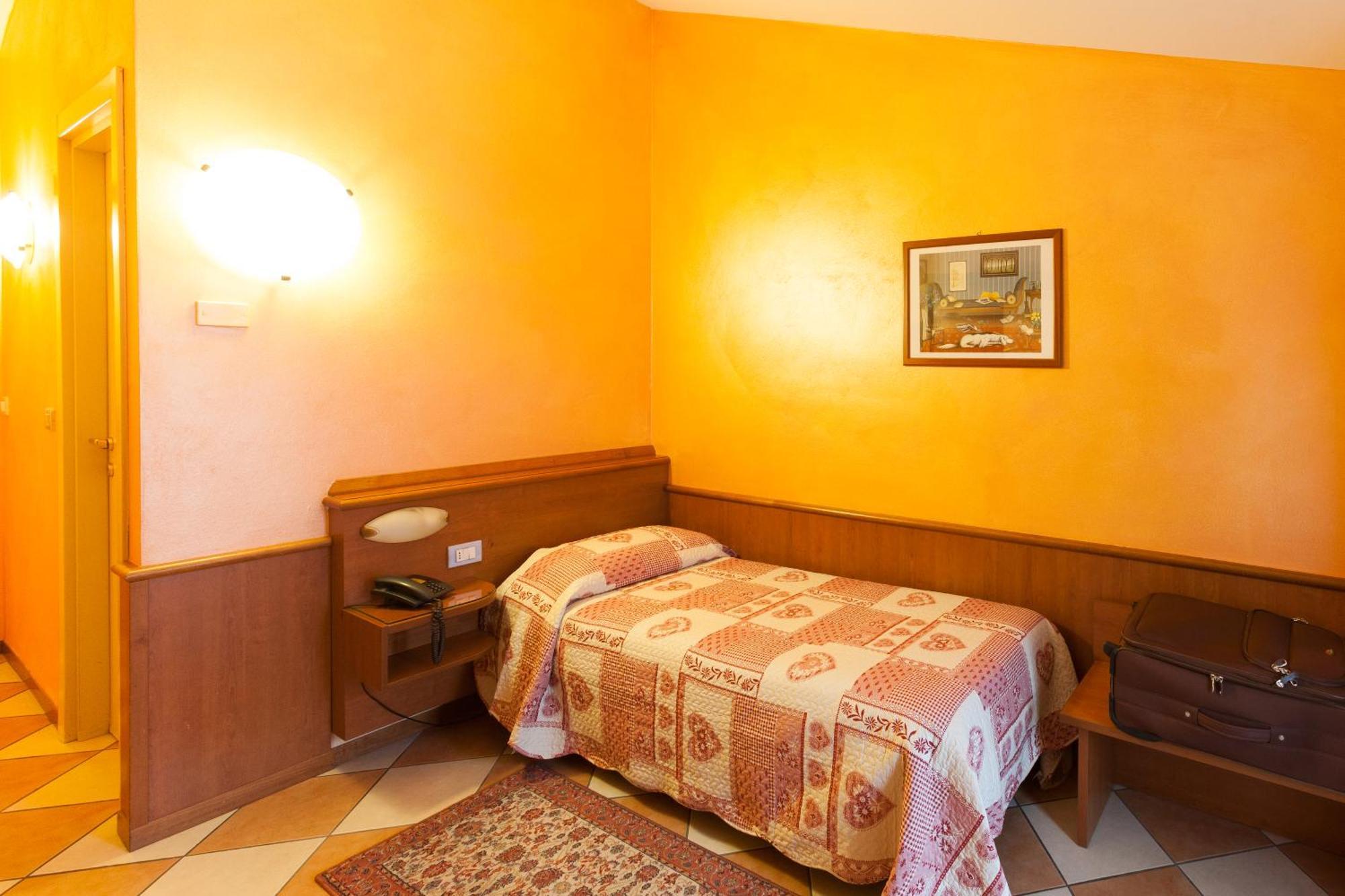 Hotel Antica Fonte Brescia Phòng bức ảnh